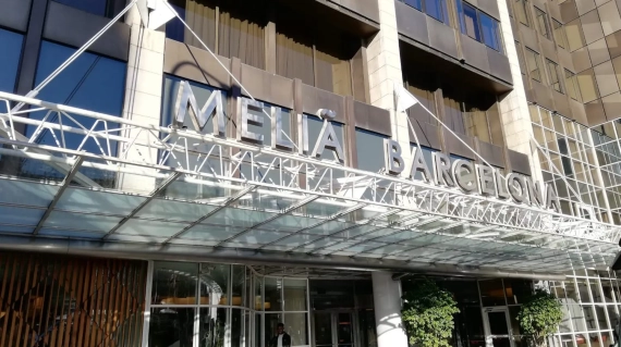 Ornamento de madera para el Hotel Melià Barcelona