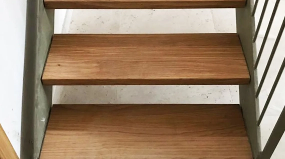 vivienda con madera de roble