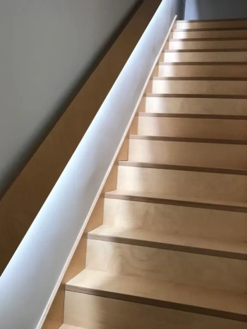 Escalera en contraplacado de abedul