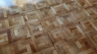 Parquet con taco y tarima de pino