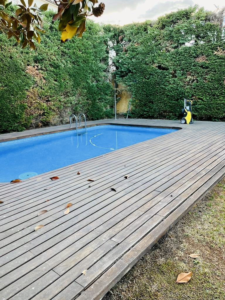 Restauración tarima piscina - Antes