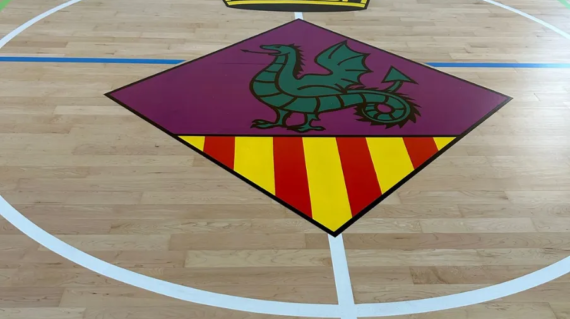 Tarima del pavellón deportivo