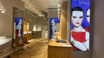 Instalación de parquet en punto Hungría en la joyería Aristocrazy